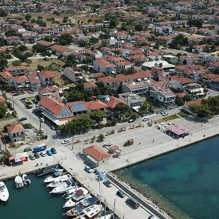 Marina 2* Nikiti (Sithonia)