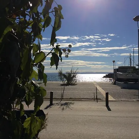 Marina 2* Nikiti (Sithonia)