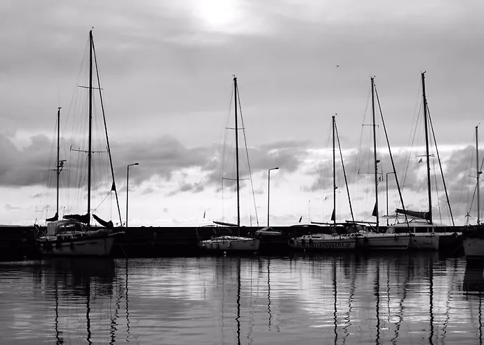 Отель Marina 2*