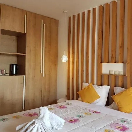 Marina Nikiti (Sithonia)