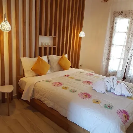 Marina Nikiti (Sithonia)