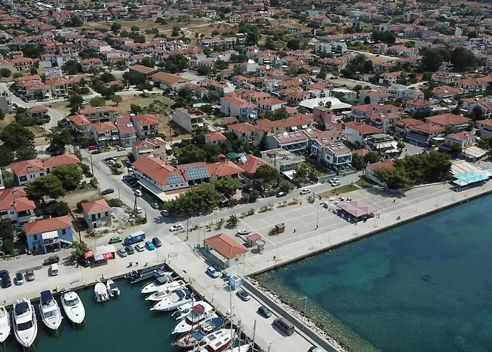 Marina 2* Nikiti (Sithonia)