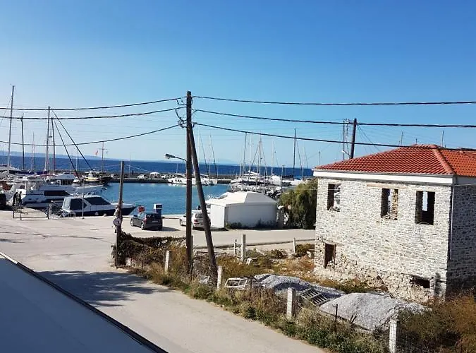 Marina Nikiti (Sithonia)