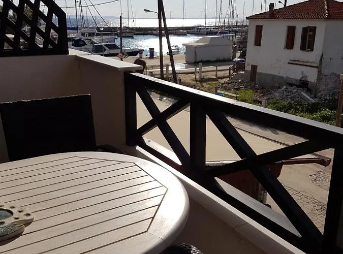 Marina Hotel
