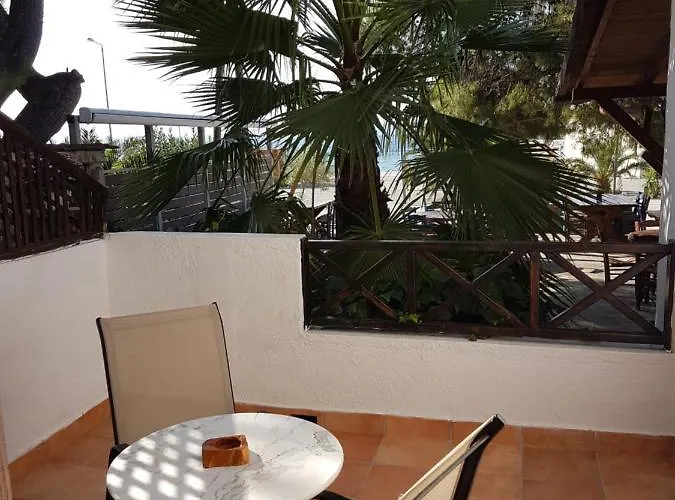 Marina Hotel