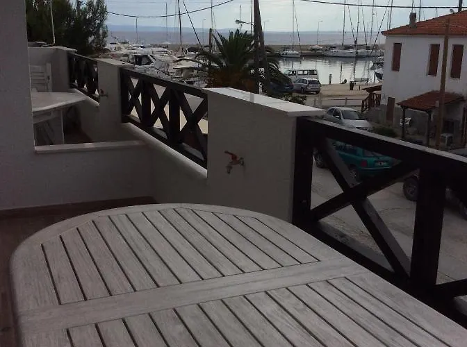 Marina Nikiti (Sithonia)